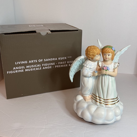 Angel Musical Figurine -First Kiss - Picture 3 of 12